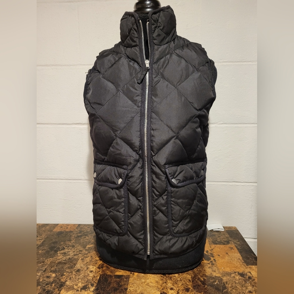 Woolrich women's black duck down full zip quilted puffer vest  size small